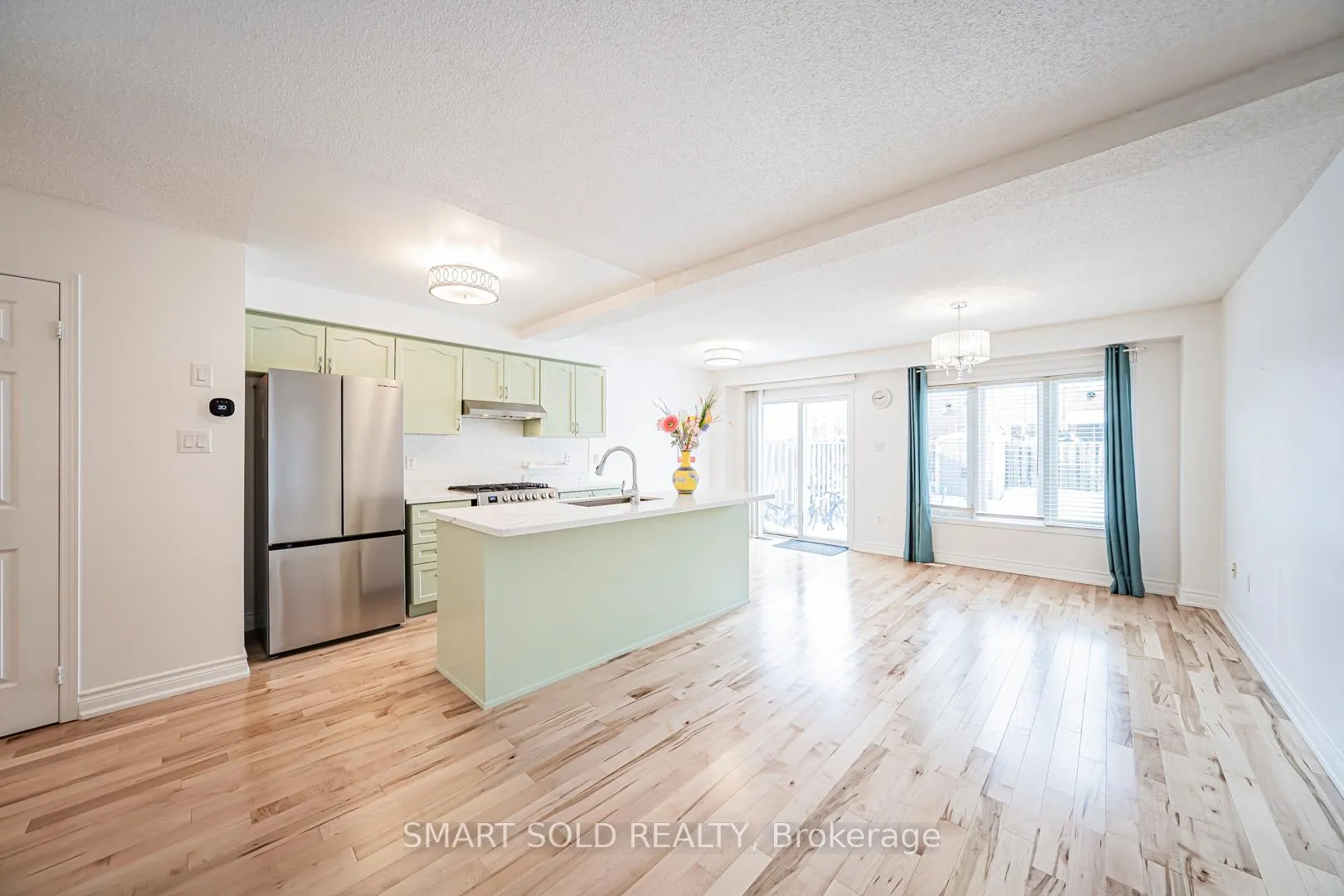 Photo 12 of 28 Tara Crescent, Markham, Cedarwood — HOMEH
