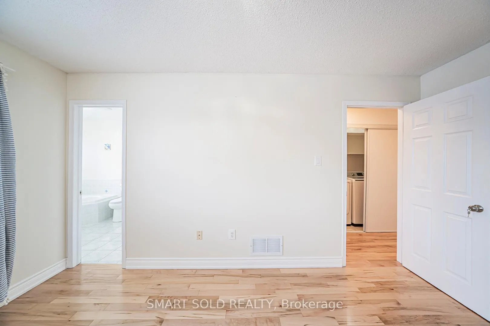 Photo 20 of 28 Tara Crescent, Markham, Cedarwood — HOMEH