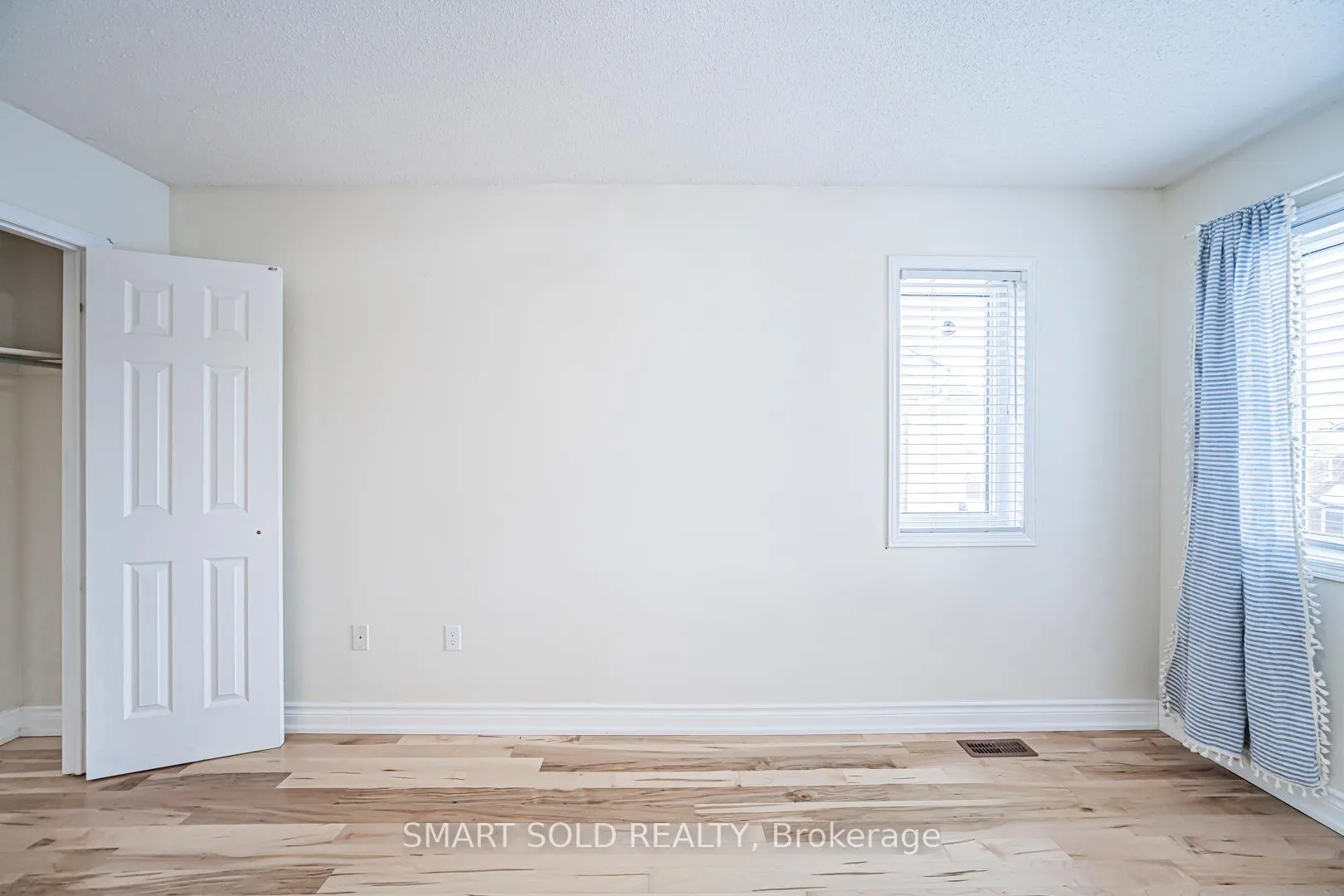 Photo 21 of 28 Tara Crescent, Markham, Cedarwood — HOMEH