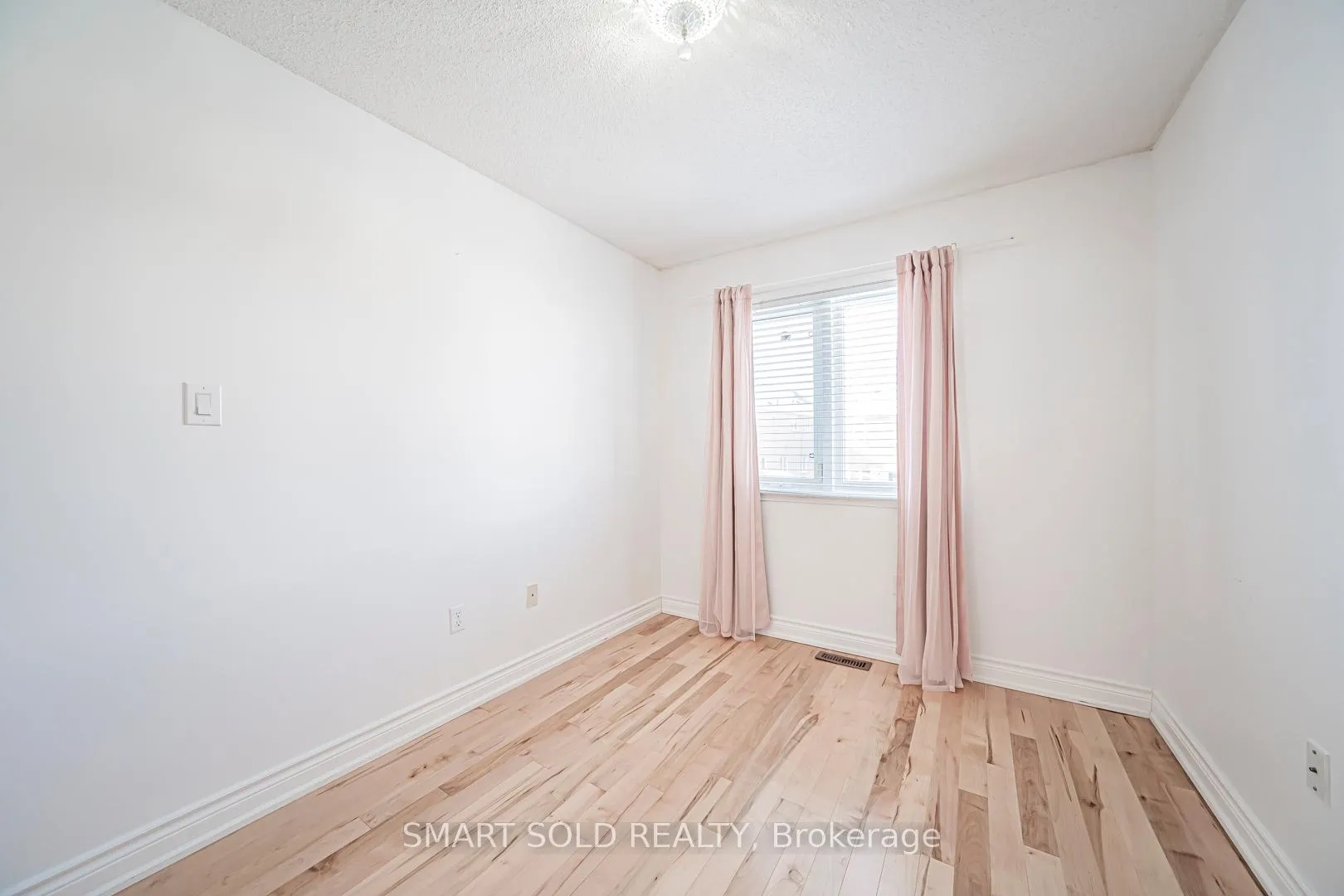 Photo 32 of 28 Tara Crescent, Markham, Cedarwood — HOMEH