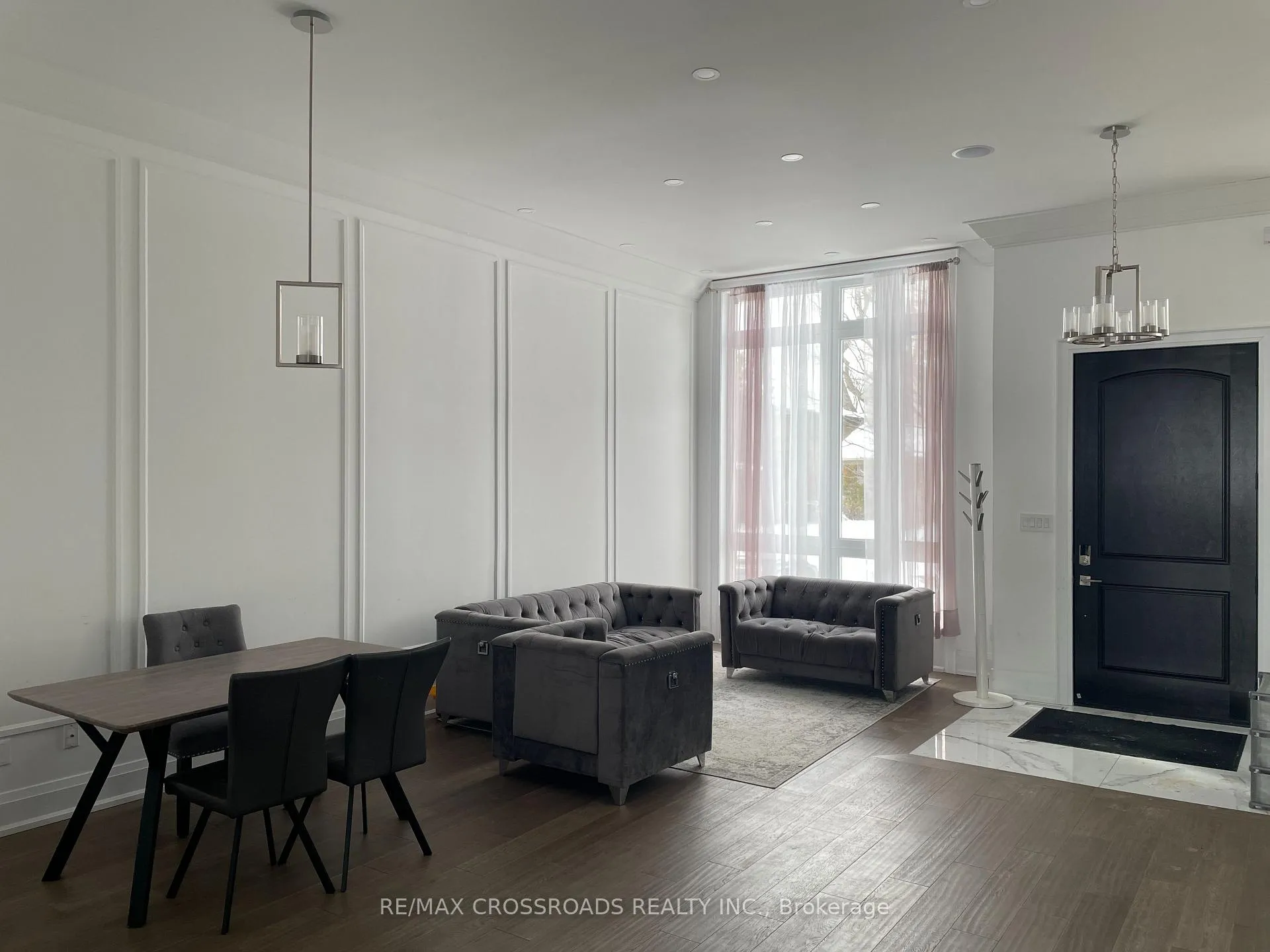 Photo 3 of 89 Cadorna Avenue, Toronto, East York — HOMEH