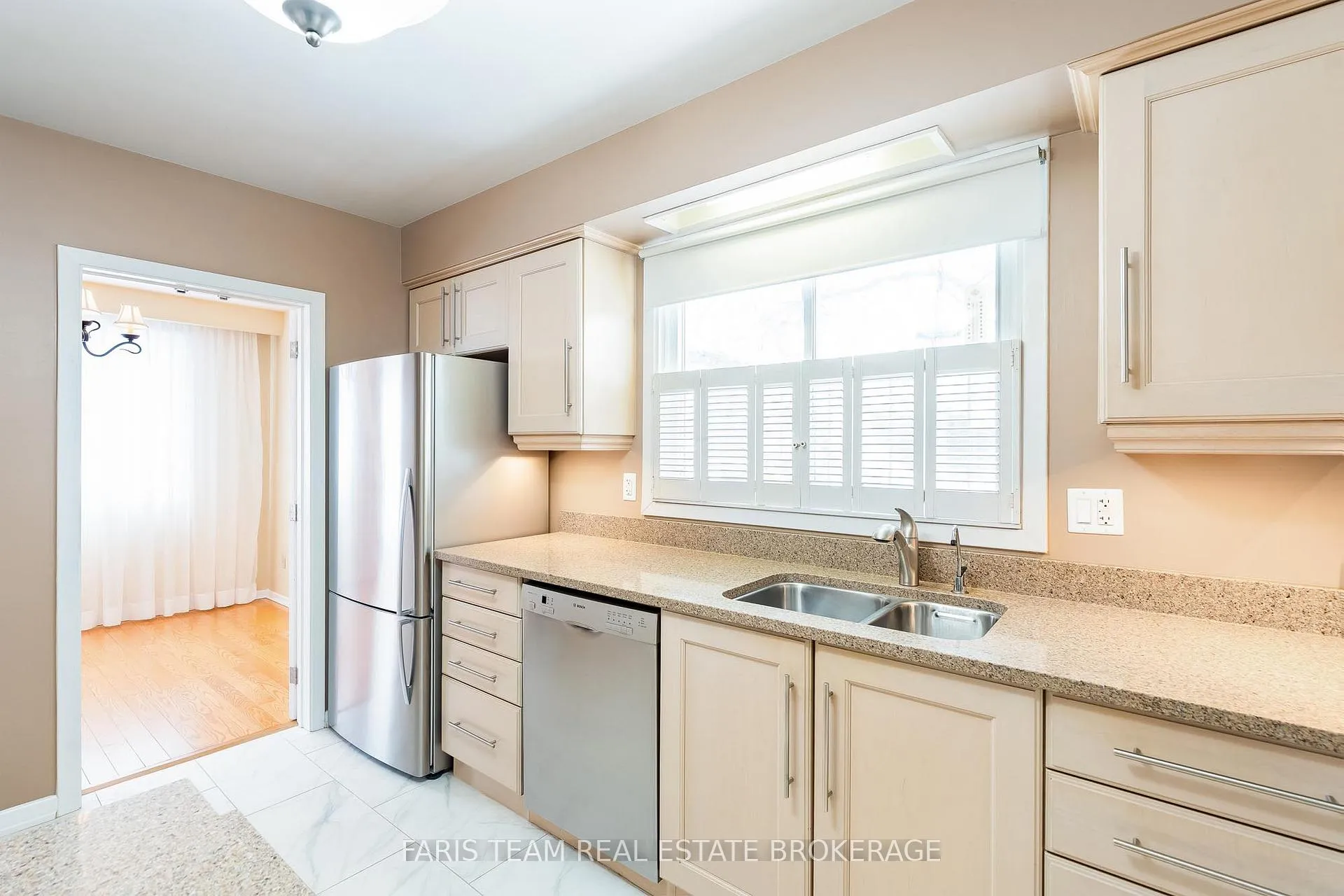 Photo 4 of 64 Steel Street, Barrie, Grove East — HOMEH