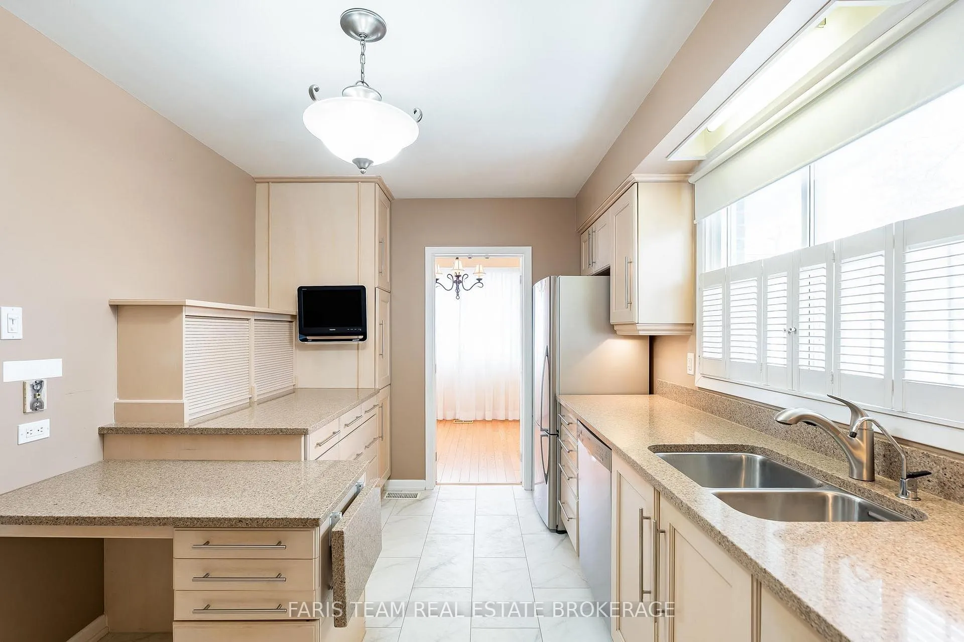 Photo 5 of 64 Steel Street, Barrie, Grove East — HOMEH