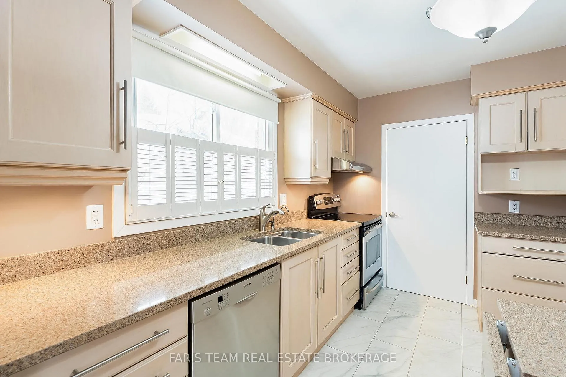 Photo 6 of 64 Steel Street, Barrie, Grove East — HOMEH