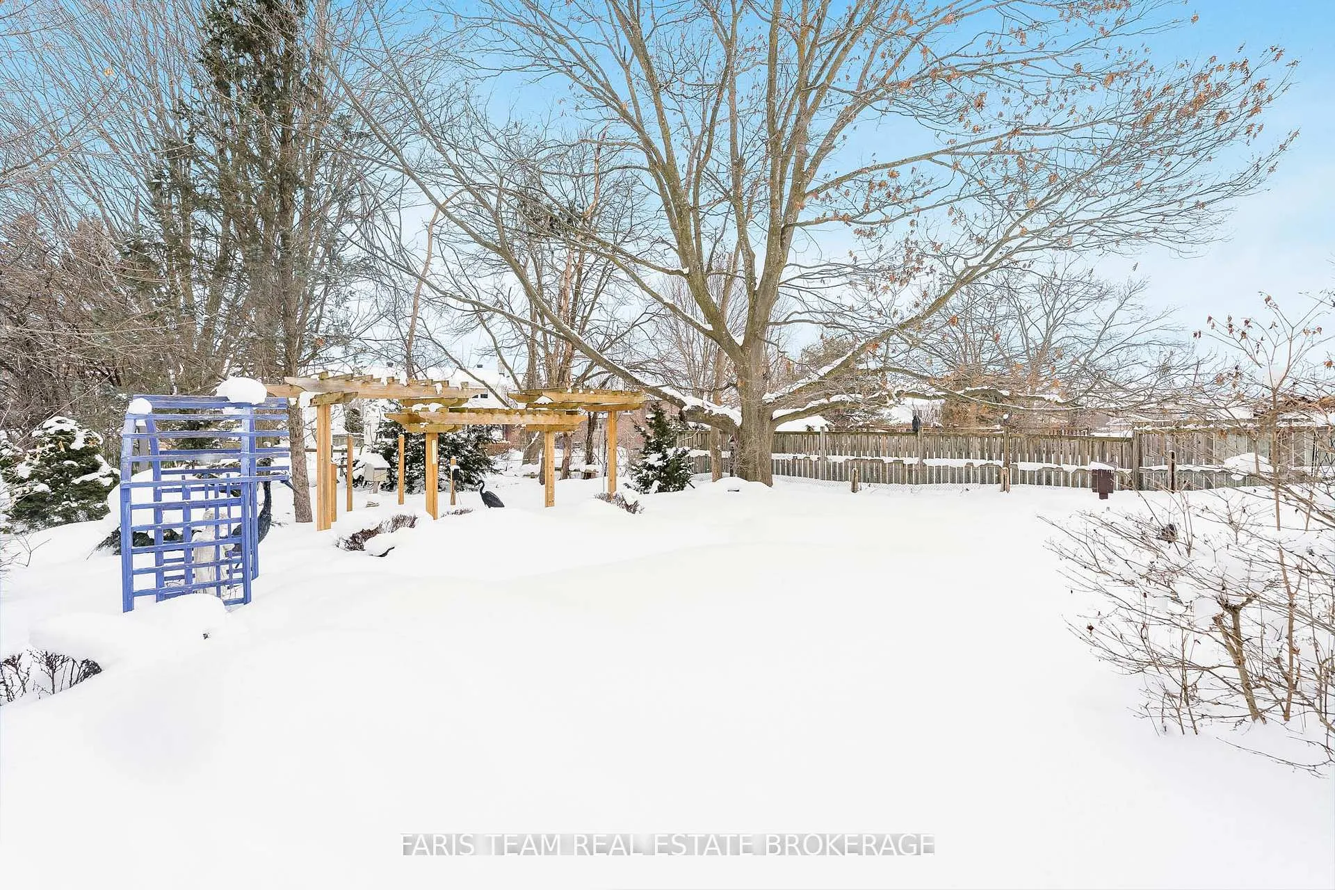 Photo 23 of 64 Steel Street, Barrie, Grove East — HOMEH