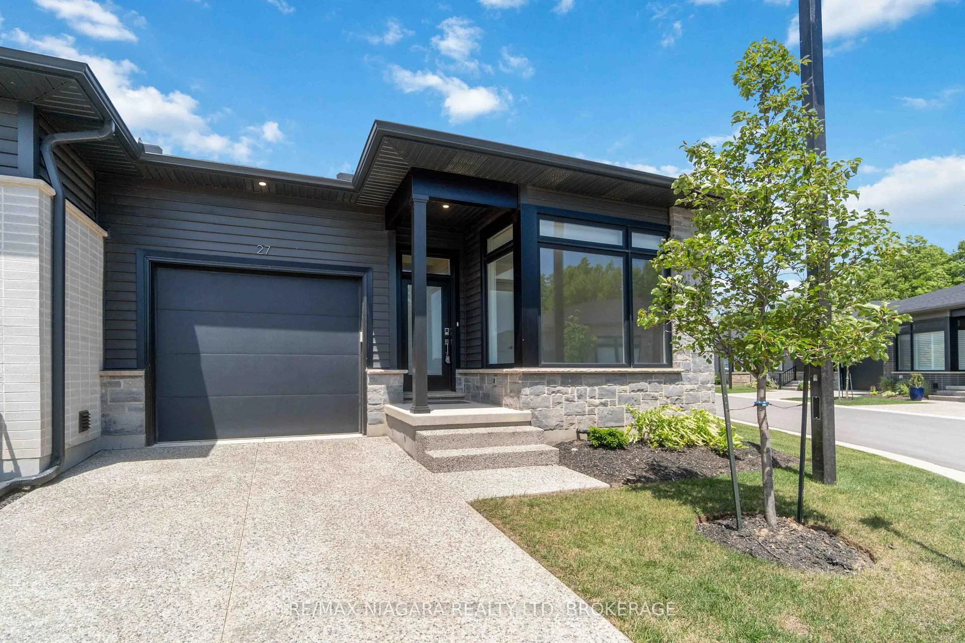 Photo 1 of Unit 27, 9150 Willoughby Drive, Niagara Falls, Chippawa — HOMEH