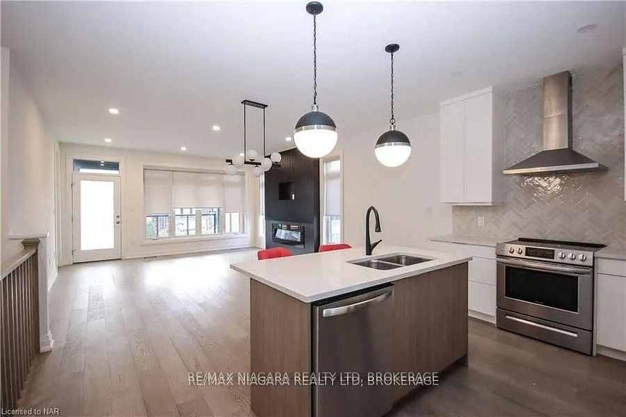 Photo 3 of Unit 27, 9150 Willoughby Drive, Niagara Falls, Chippawa — HOMEH