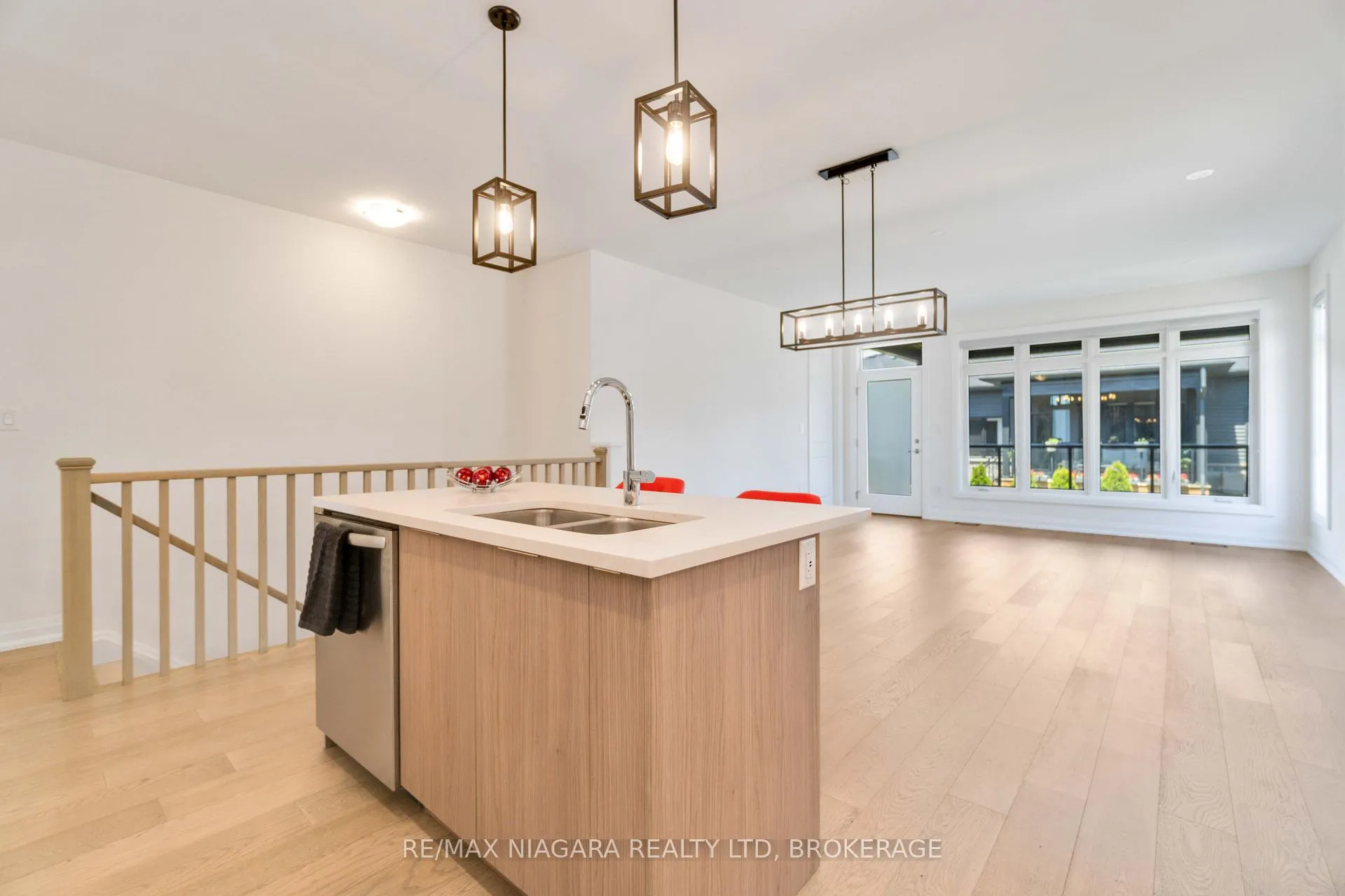 Photo 5 of Unit 27, 9150 Willoughby Drive, Niagara Falls, Chippawa — HOMEH