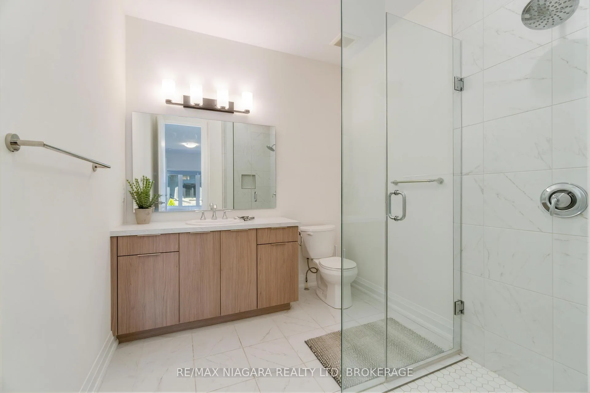 Photo 7 of Unit 27, 9150 Willoughby Drive, Niagara Falls, Chippawa — HOMEH