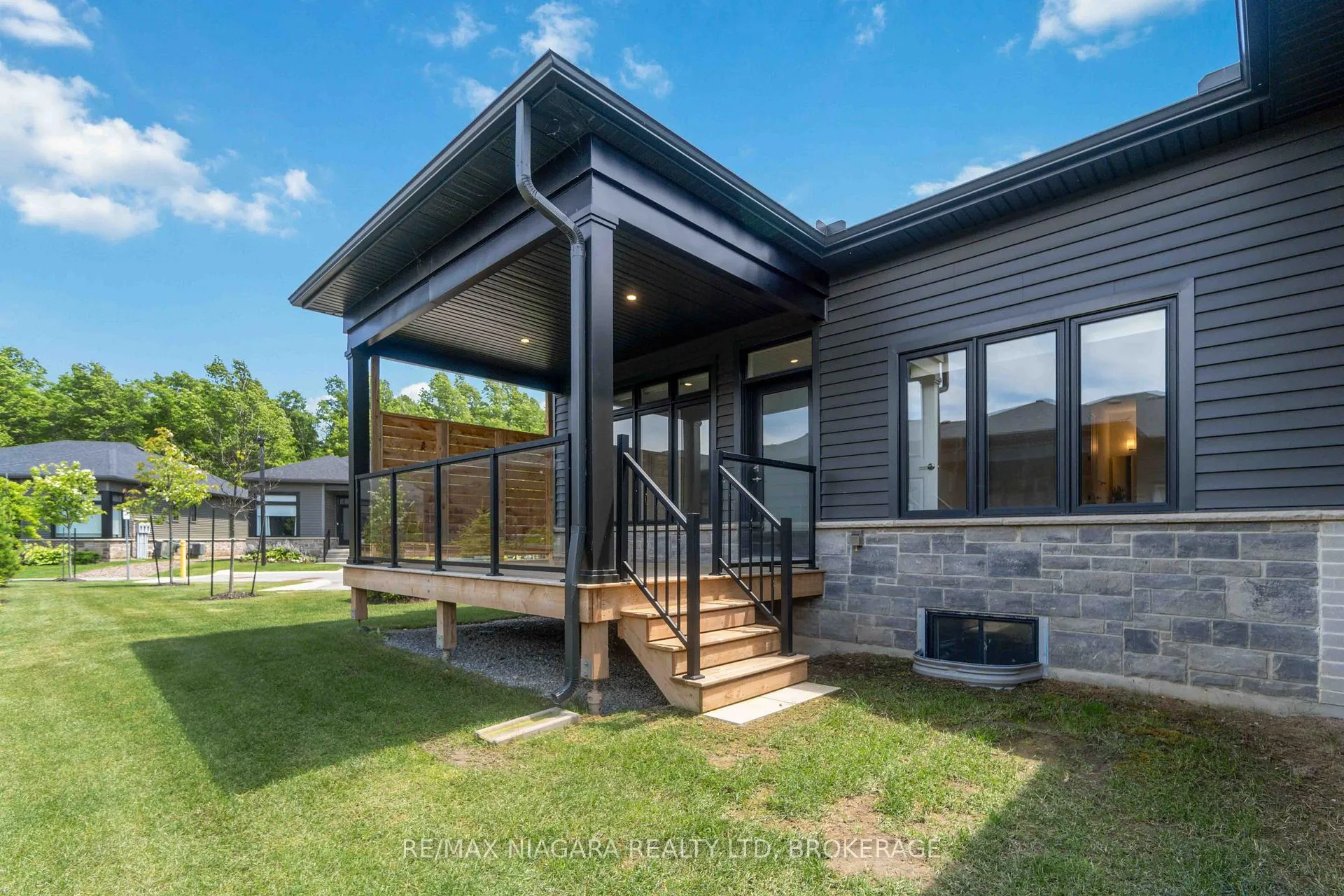 Photo 11 of Unit 27, 9150 Willoughby Drive, Niagara Falls, Chippawa — HOMEH