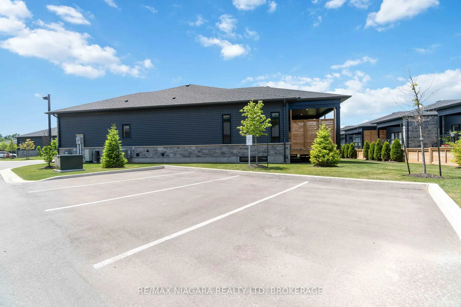 Photo 12 of Unit 27, 9150 Willoughby Drive, Niagara Falls, Chippawa — HOMEH