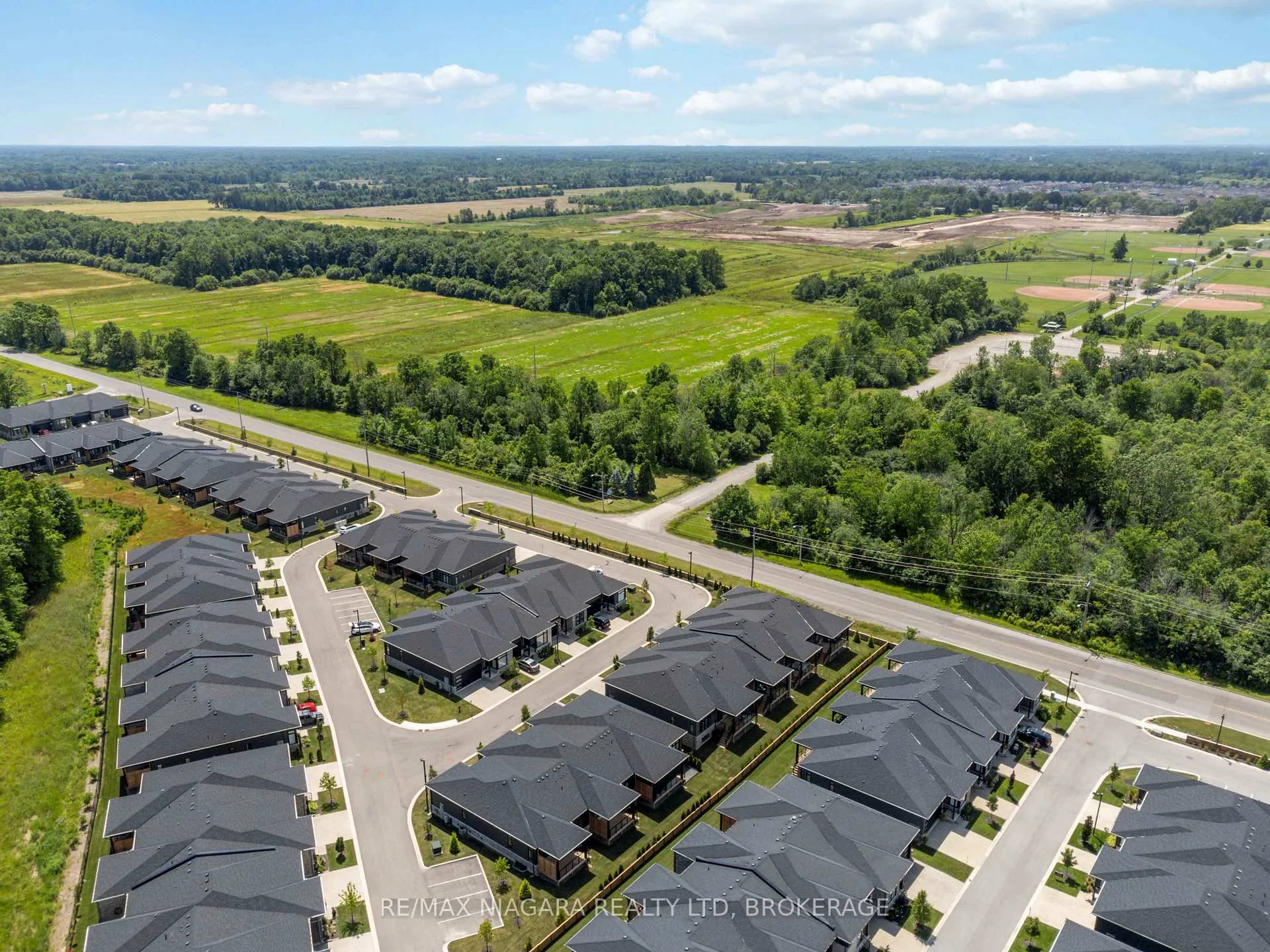 Photo 14 of Unit 27, 9150 Willoughby Drive, Niagara Falls, Chippawa — HOMEH