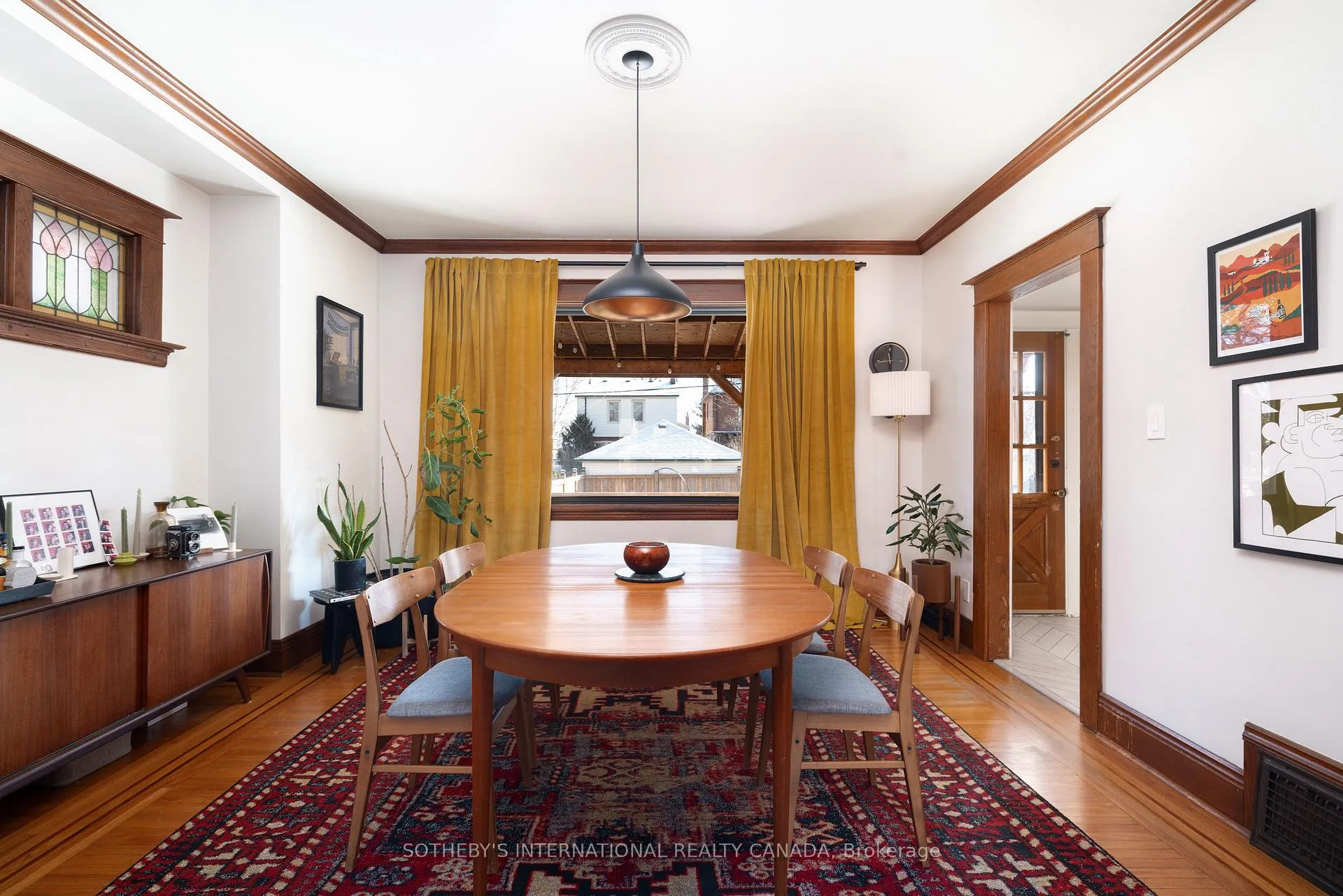 Photo 5 of 253 Graham Avenue S, Hamilton, Delta — HOMEH