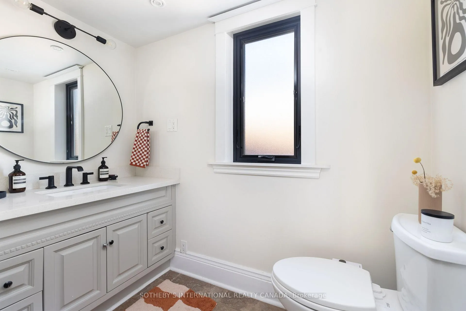 Photo 15 of 253 Graham Avenue S, Hamilton, Delta — HOMEH
