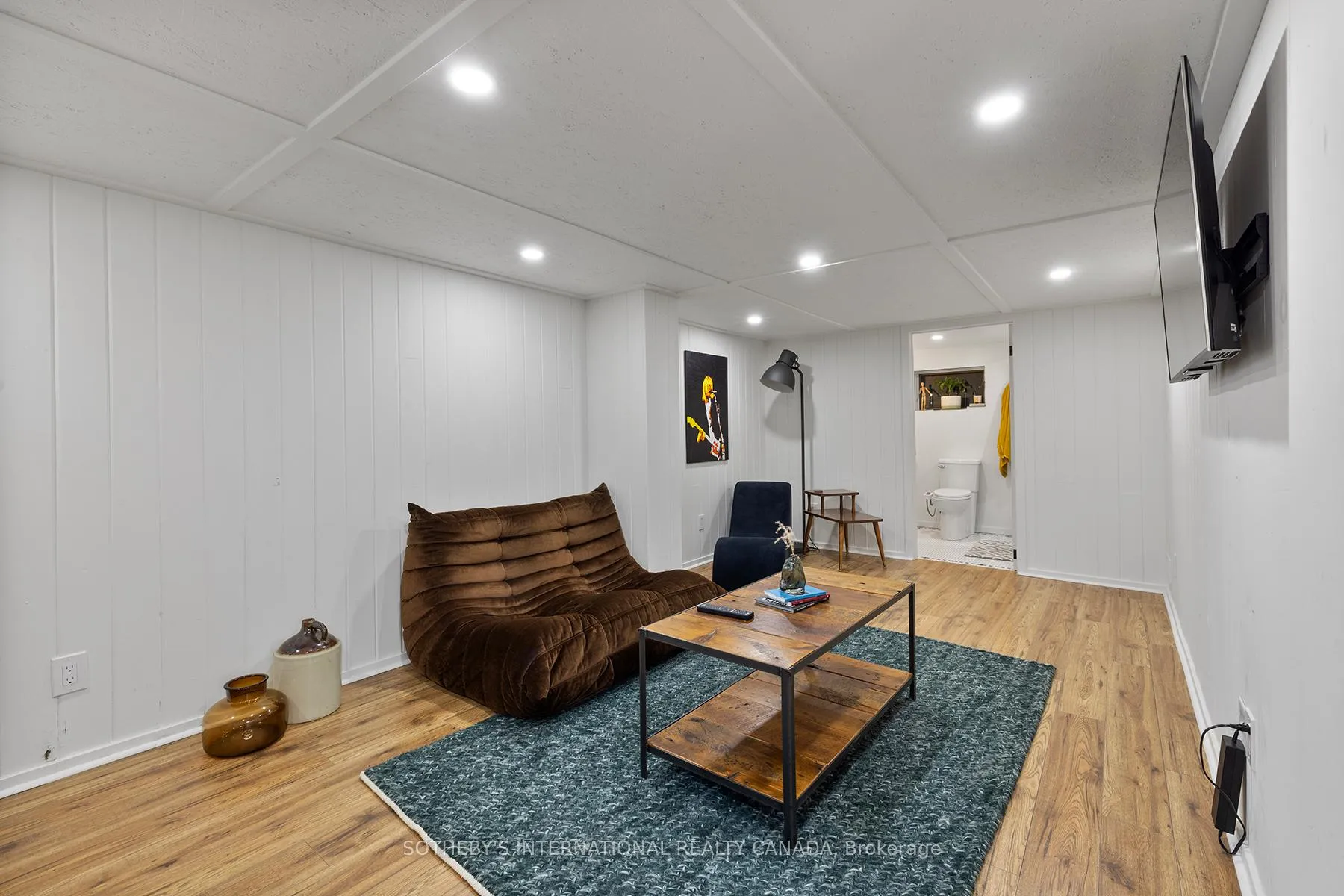 Photo 23 of 253 Graham Avenue S, Hamilton, Delta — HOMEH