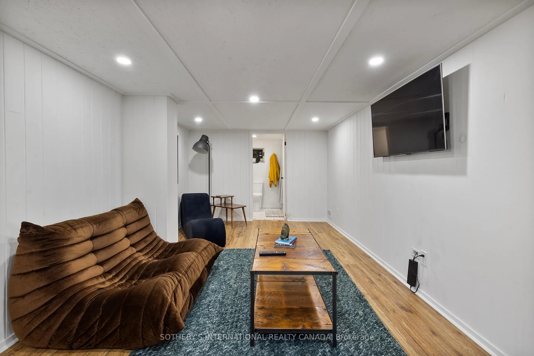 Photo 24 of 253 Graham Avenue S, Hamilton, Delta — HOMEH