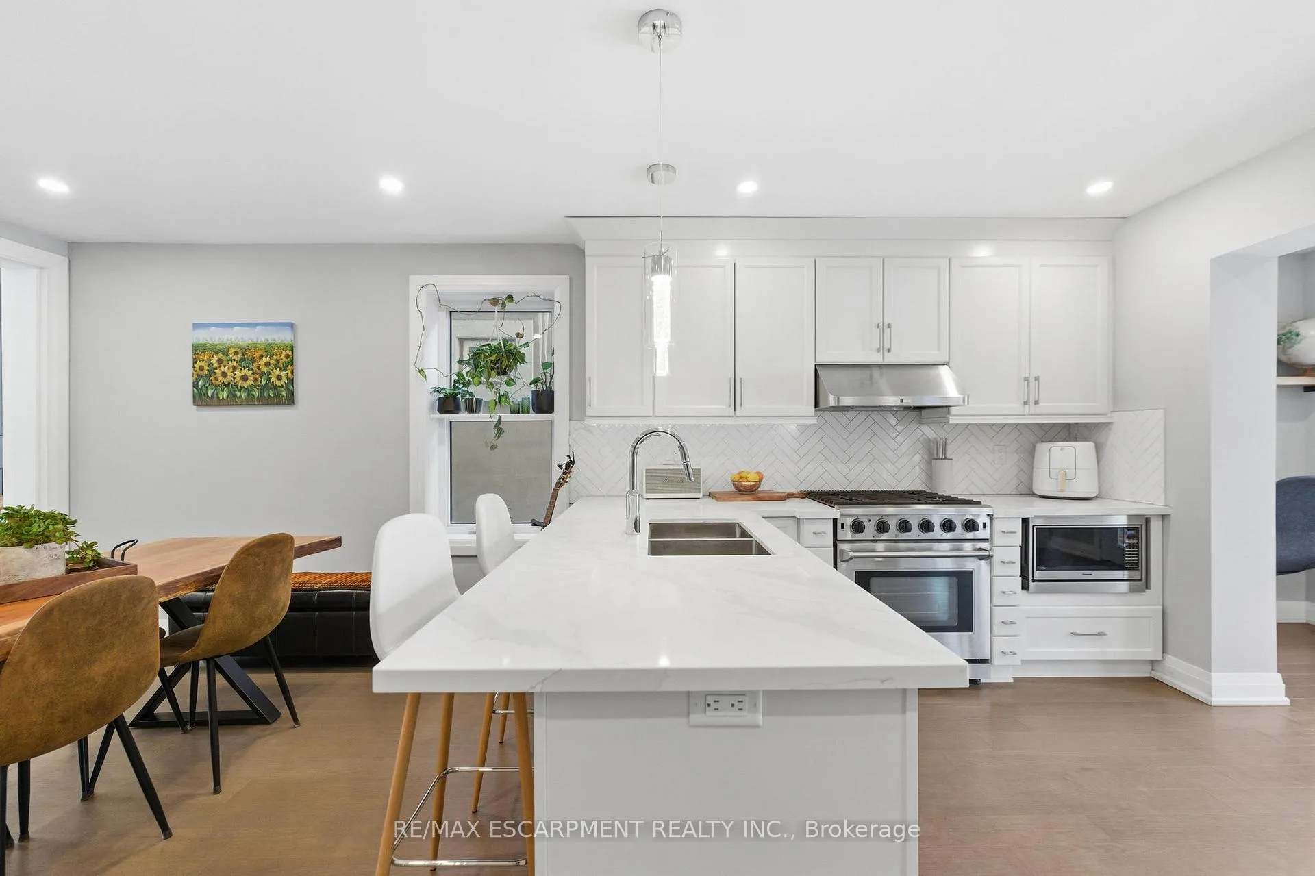 Photo 12 of 15 Century Street, Hamilton, Landsdale — HOMEH