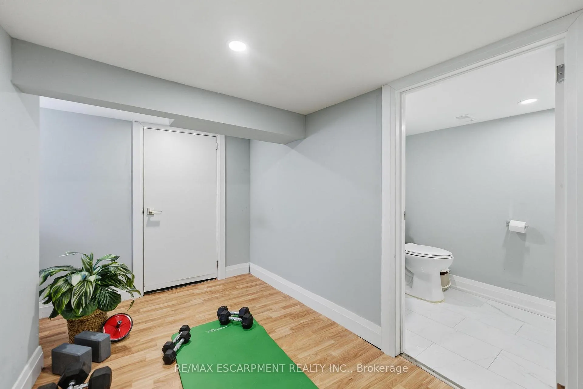 Photo 35 of 15 Century Street, Hamilton, Landsdale — HOMEH