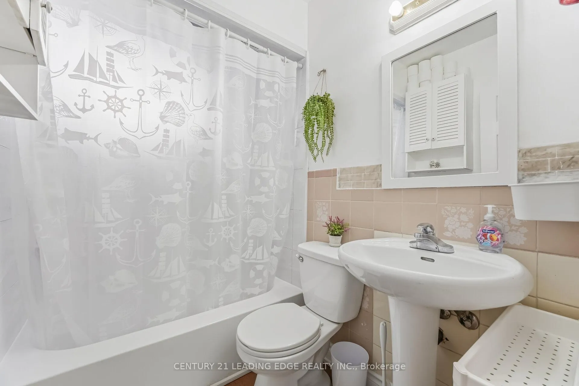 Photo 24 of 58 Rushley Drive, Scarborough, Bendale — HOMEH