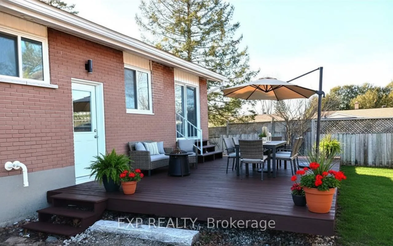 Photo 32 of 44 Sherry Lane, Ottawa, Manordale — HOMEH