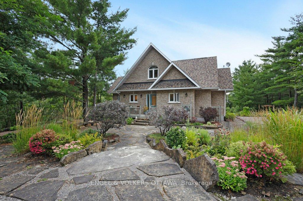 Photo 2 of 916 Humphries Road, Horton, Horton Twp — HOMEH