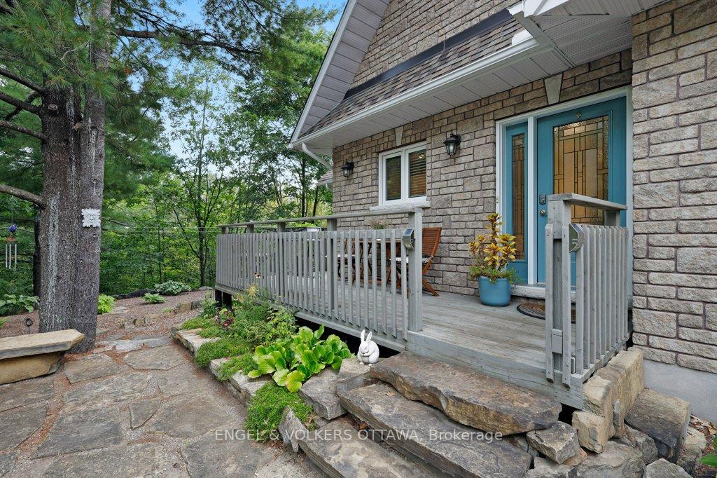 Photo 3 of 916 Humphries Road, Horton, Horton Twp — HOMEH