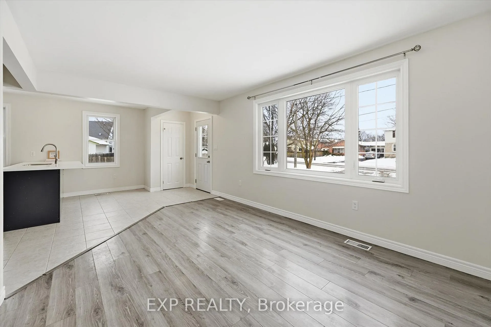 Photo 4 of 91 Devon Road, St. Catharines, Vine/Linwell — HOMEH