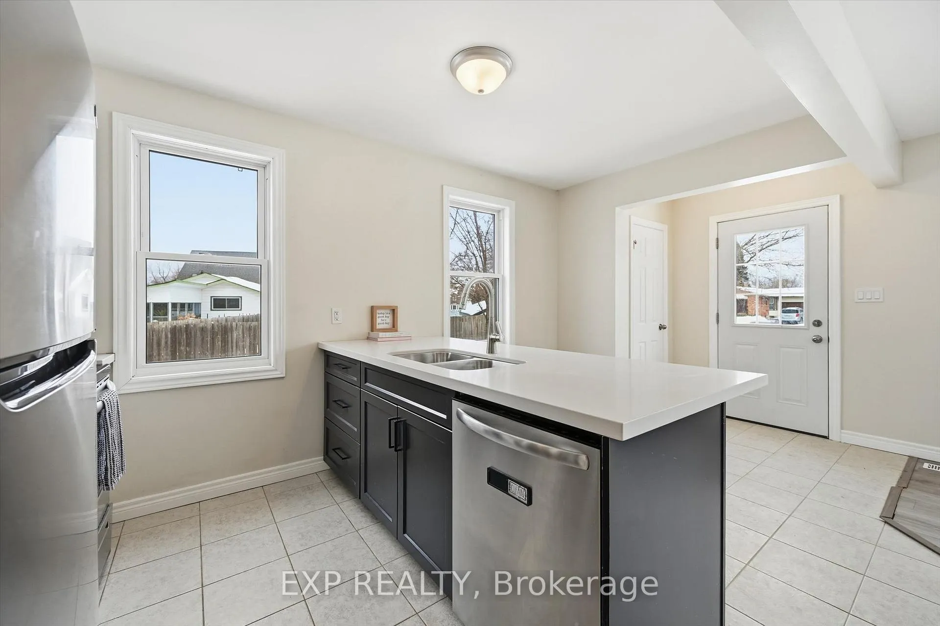 Photo 9 of 91 Devon Road, St. Catharines, Vine/Linwell — HOMEH