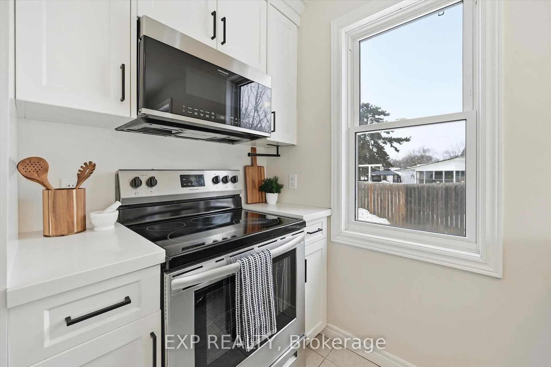 Photo 12 of 91 Devon Road, St. Catharines, Vine/Linwell — HOMEH