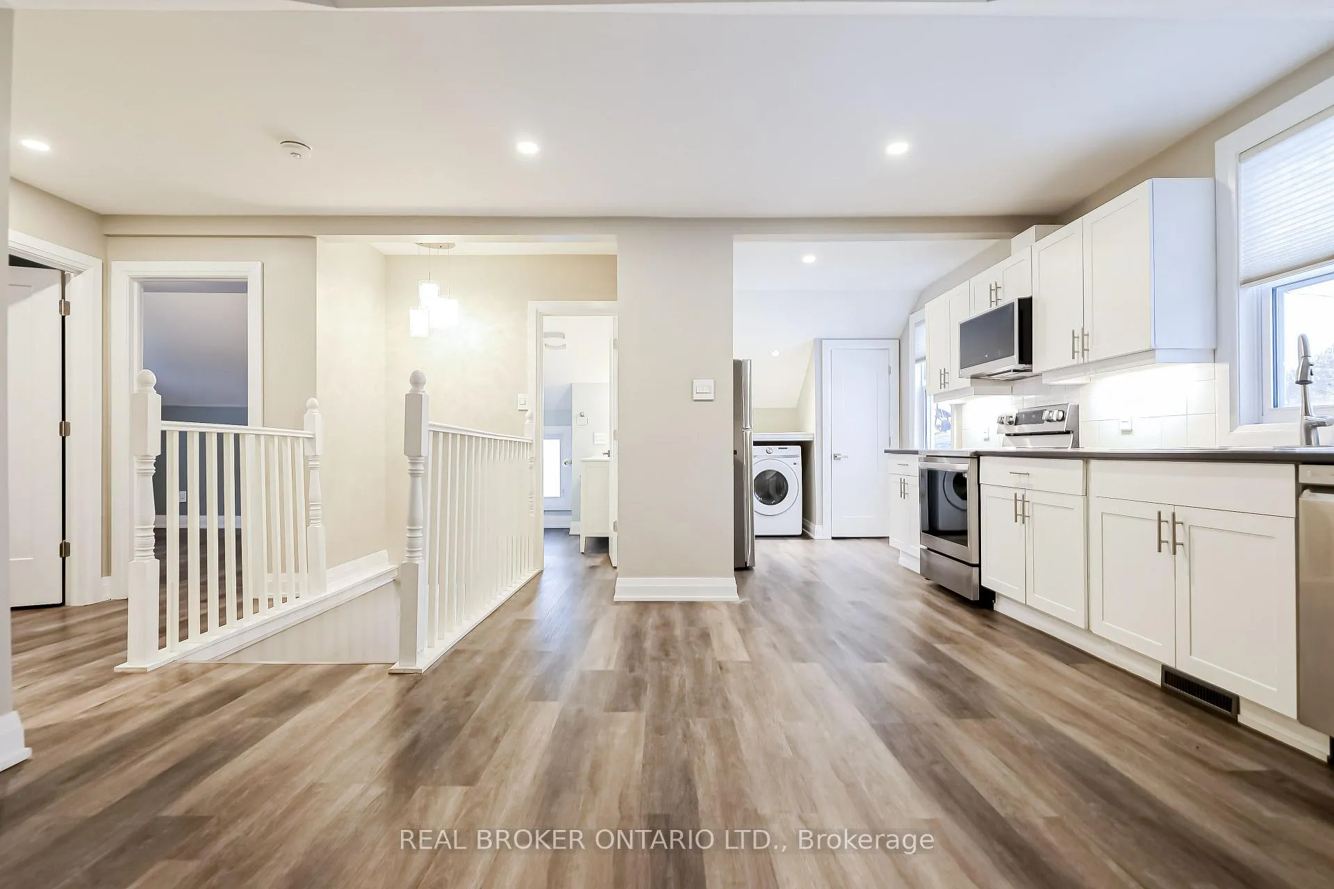 Photo 5 of Unit B, 81 Queen Street, Smiths Falls — HOMEH