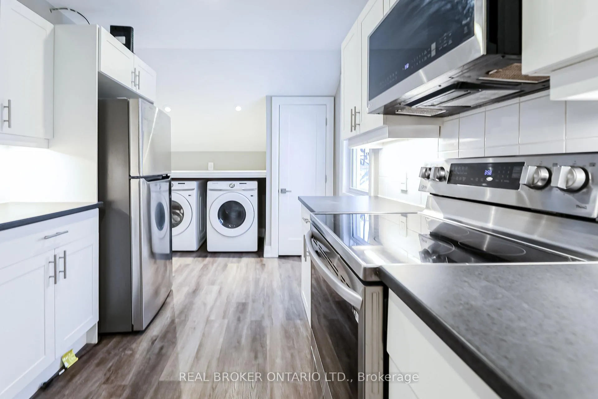 Photo 7 of Unit B, 81 Queen Street, Smiths Falls — HOMEH