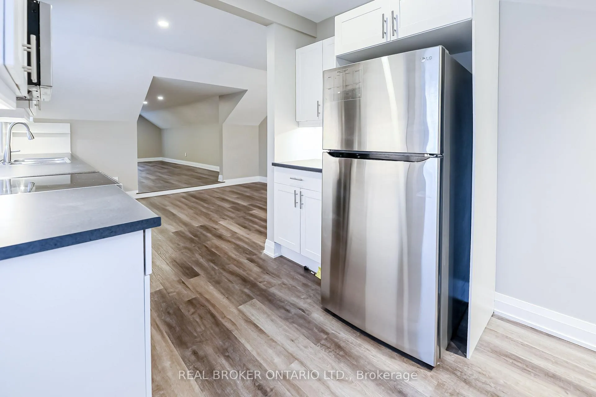 Photo 8 of Unit B, 81 Queen Street, Smiths Falls — HOMEH