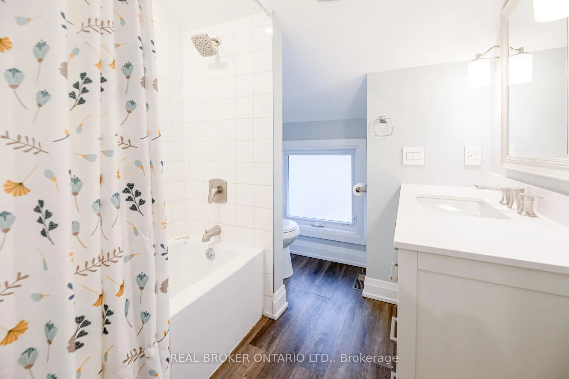 Photo 16 of Unit B, 81 Queen Street, Smiths Falls — HOMEH