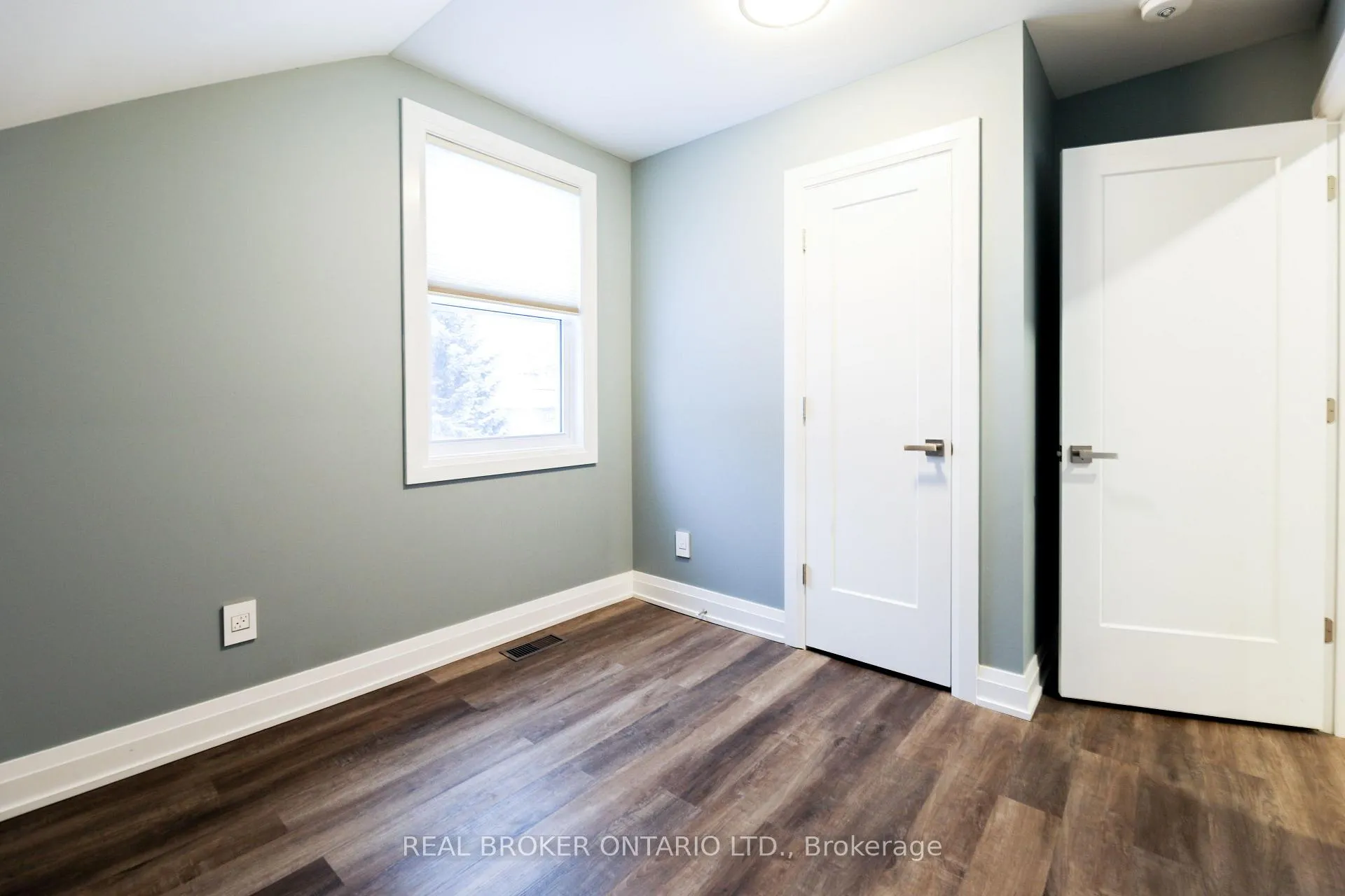 Photo 21 of Unit B, 81 Queen Street, Smiths Falls — HOMEH