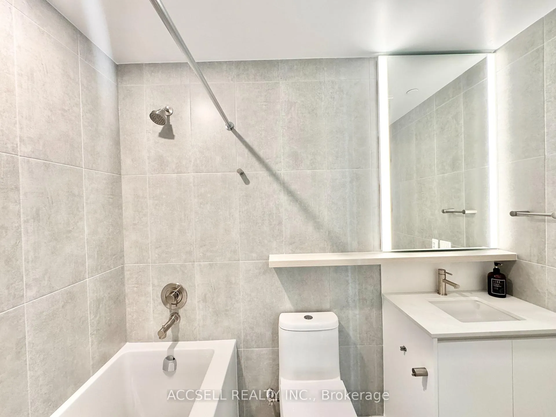 Photo 6 of Unit W1002, 185 Millway Drive, Vaughan, Vaughan Corporate Centre — HOMEH