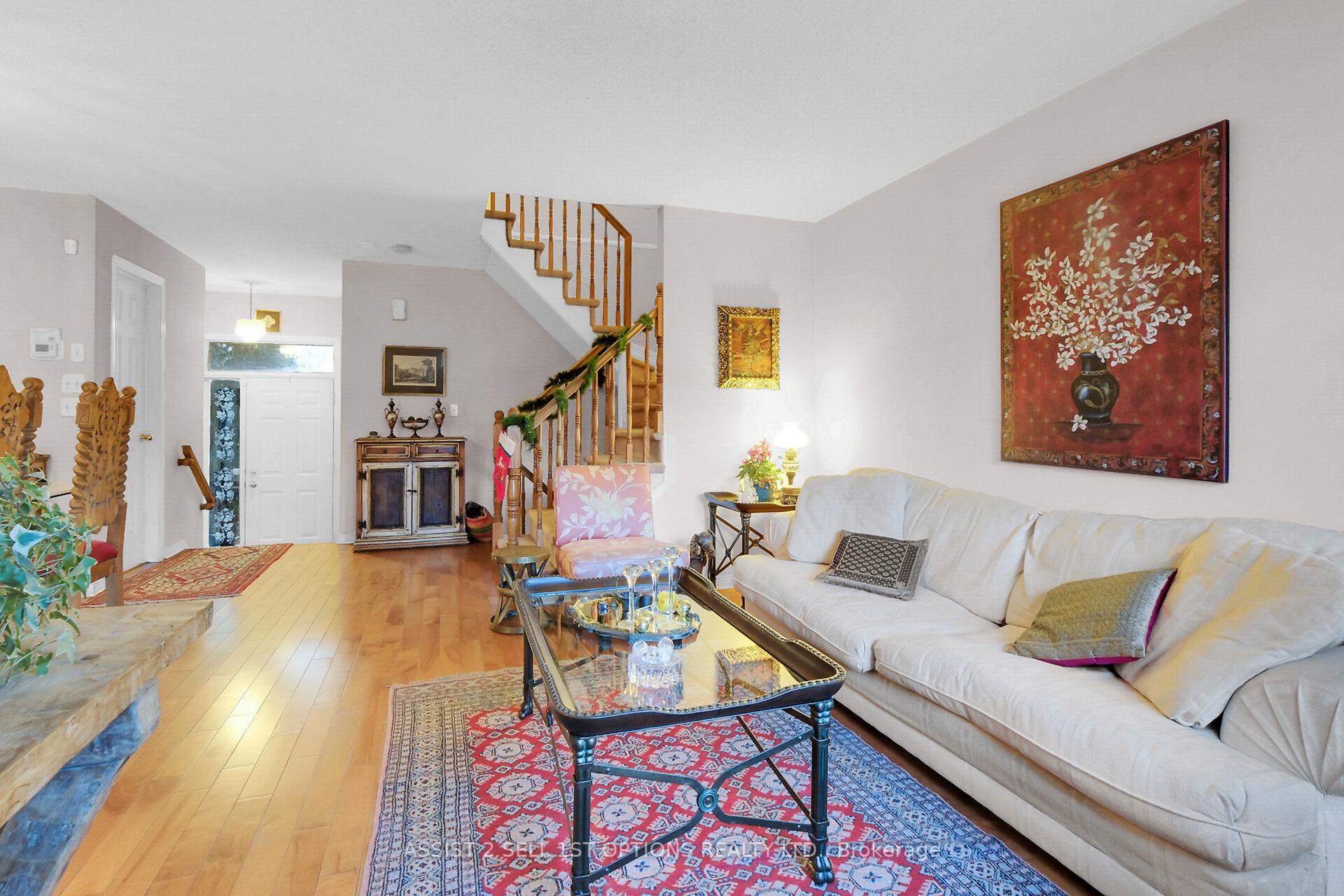 Photo 9 of 31 Rhapsody Lane S, Ottawa, Hunt Club Woods — HOMEH
