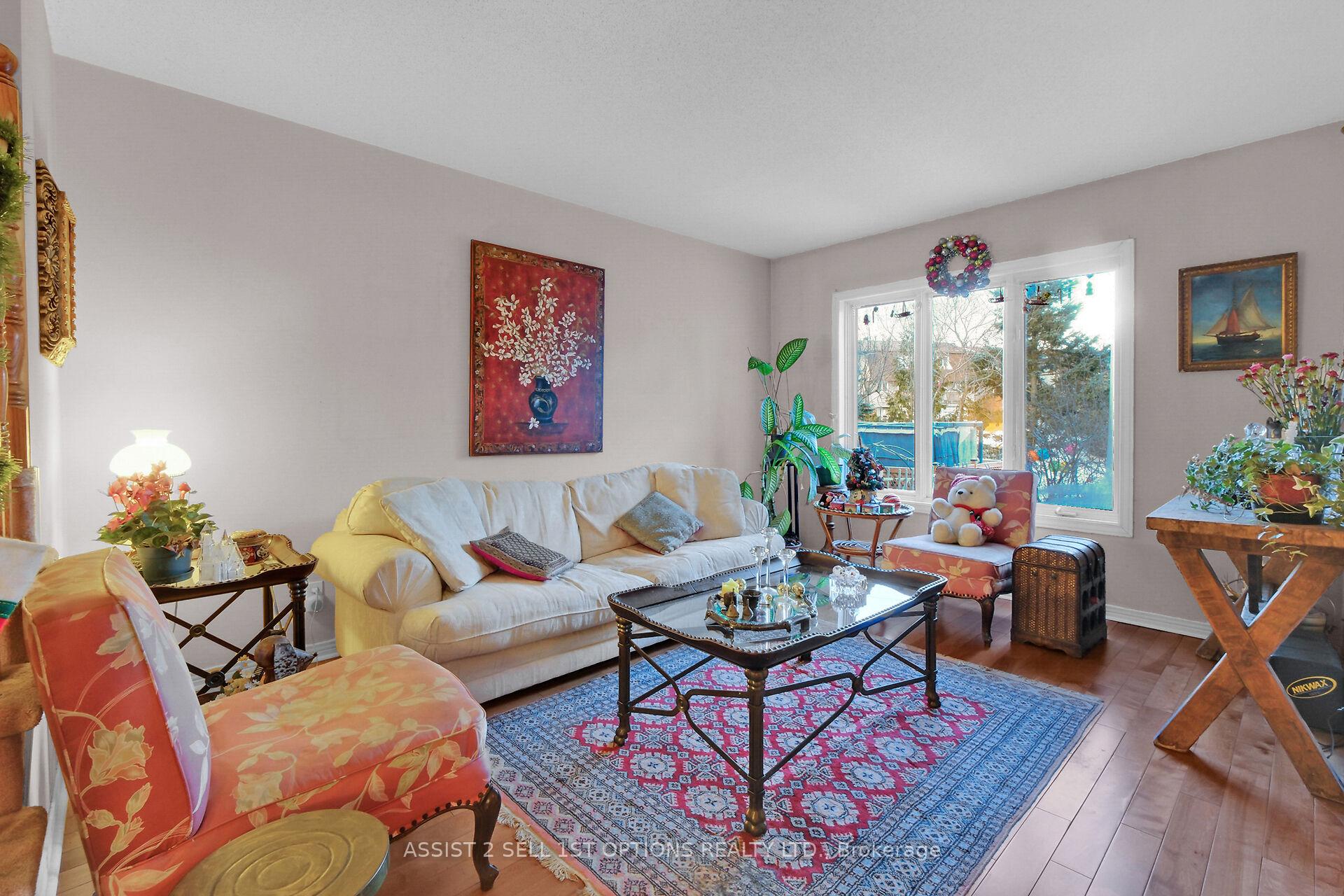 Photo 10 of 31 Rhapsody Lane S, Ottawa, Hunt Club Woods — HOMEH