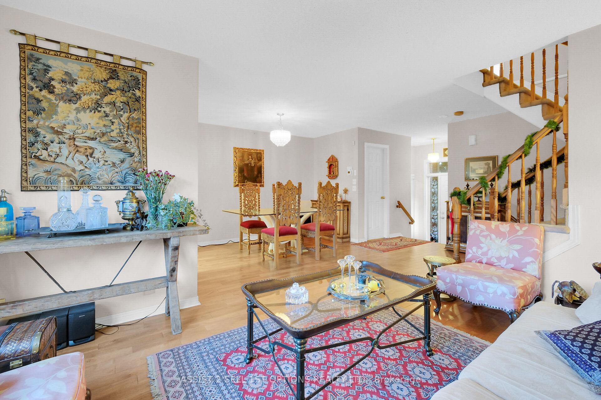 Photo 11 of 31 Rhapsody Lane S, Ottawa, Hunt Club Woods — HOMEH
