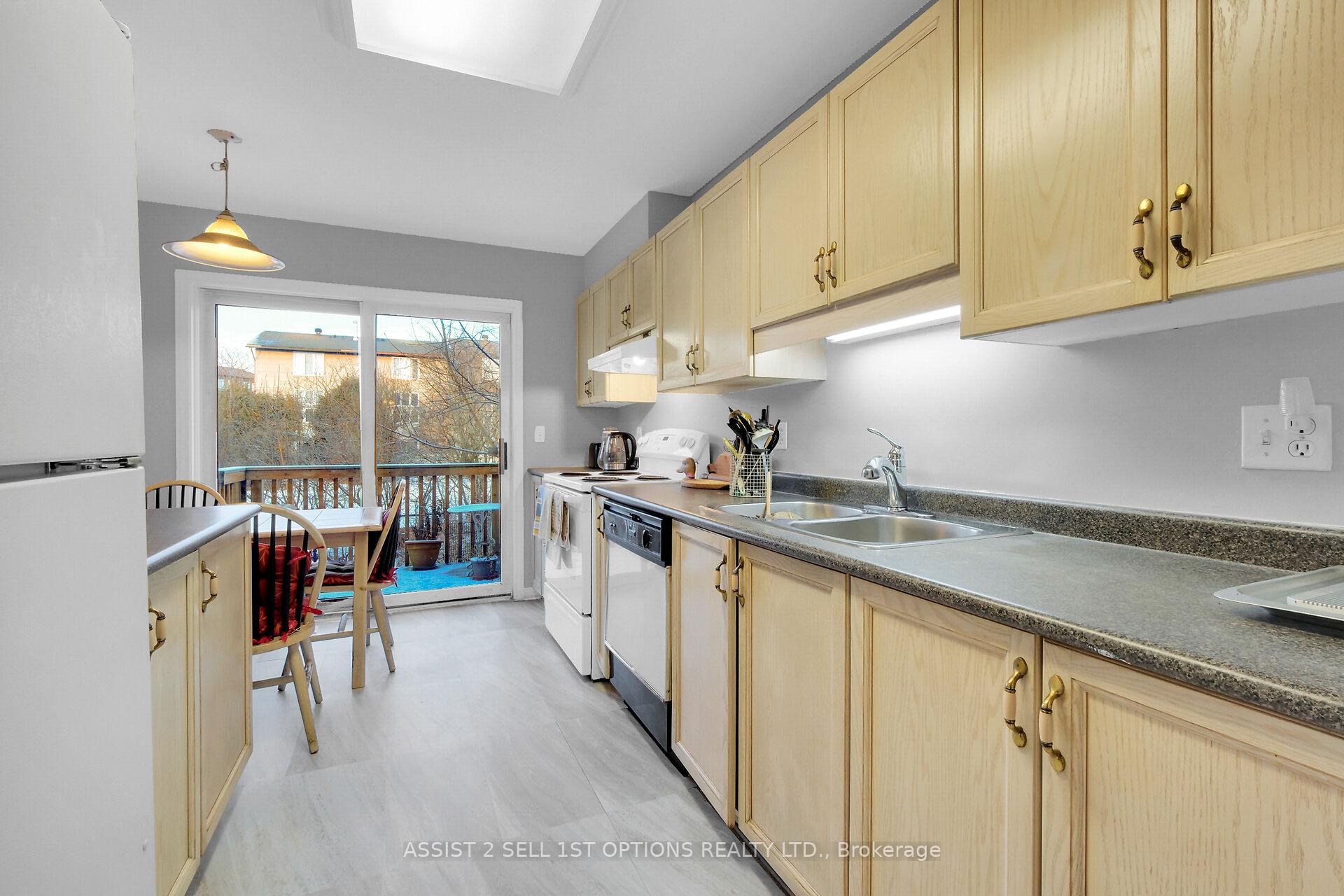 Photo 13 of 31 Rhapsody Lane S, Ottawa, Hunt Club Woods — HOMEH