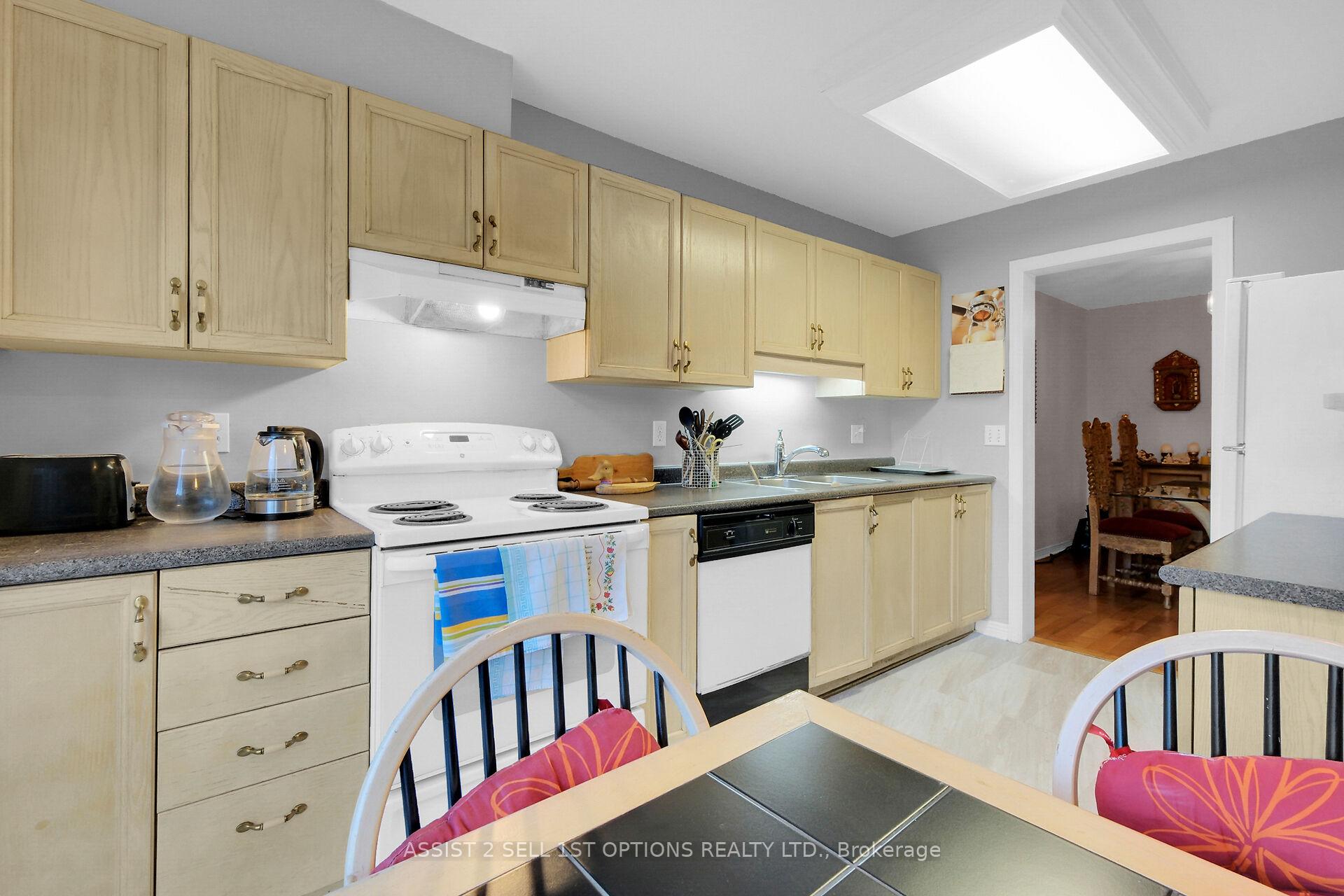 Photo 14 of 31 Rhapsody Lane S, Ottawa, Hunt Club Woods — HOMEH