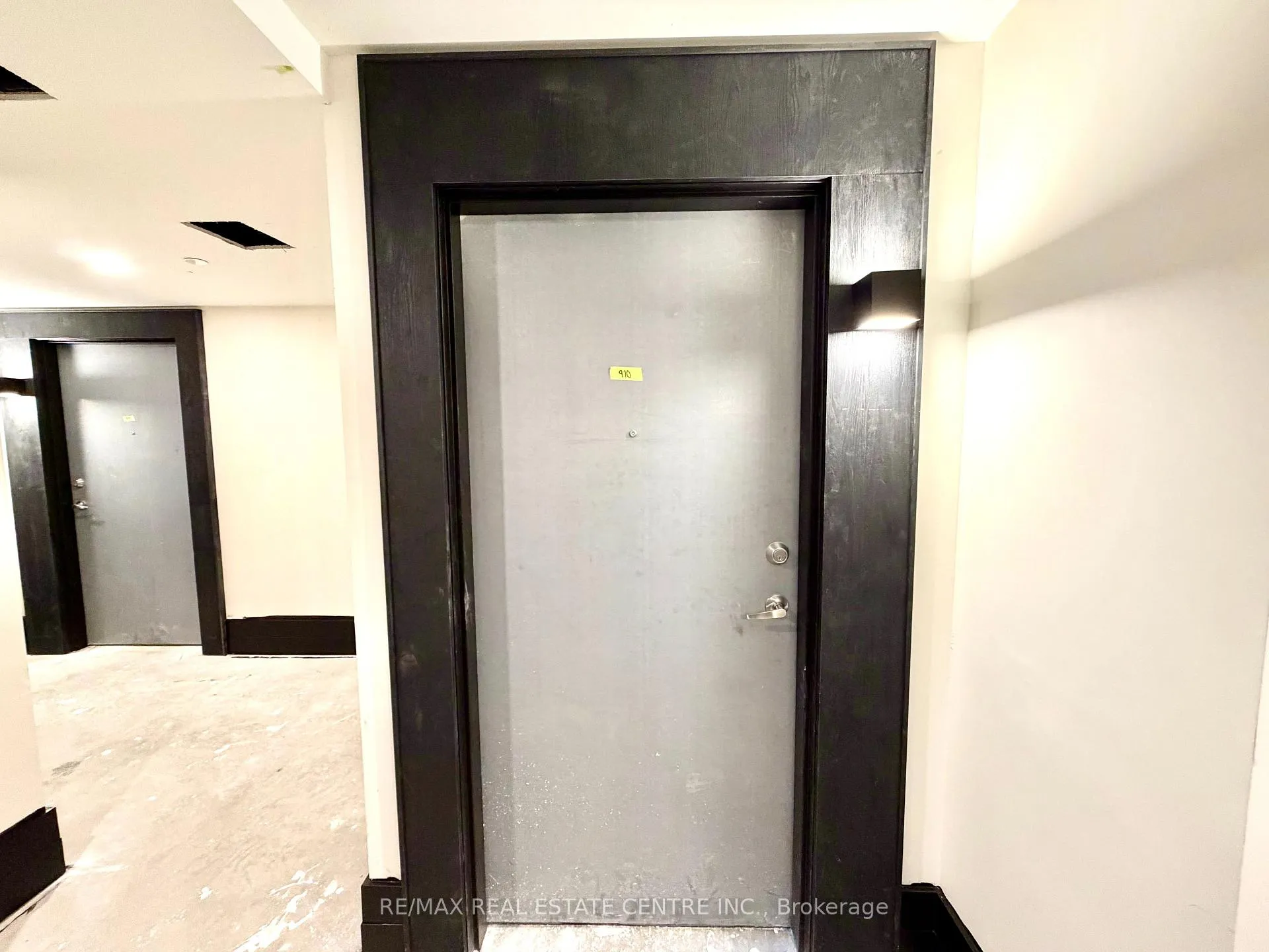Photo 2 of Unit 910, 461 Green Road, Hamilton, Lakeshore — HOMEH