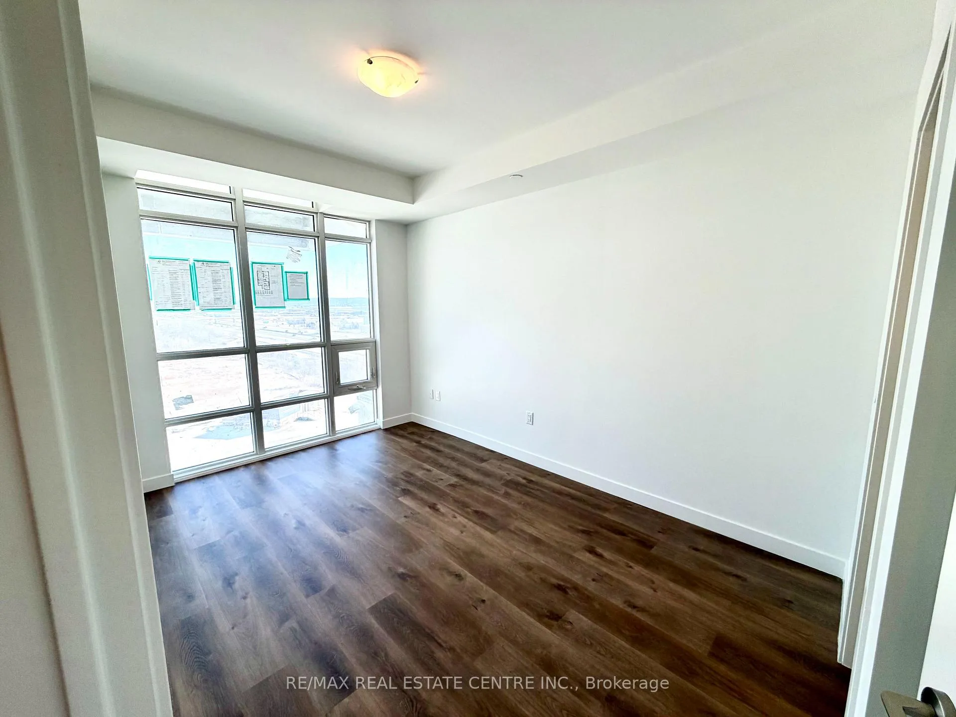 Photo 7 of Unit 910, 461 Green Road, Hamilton, Lakeshore — HOMEH