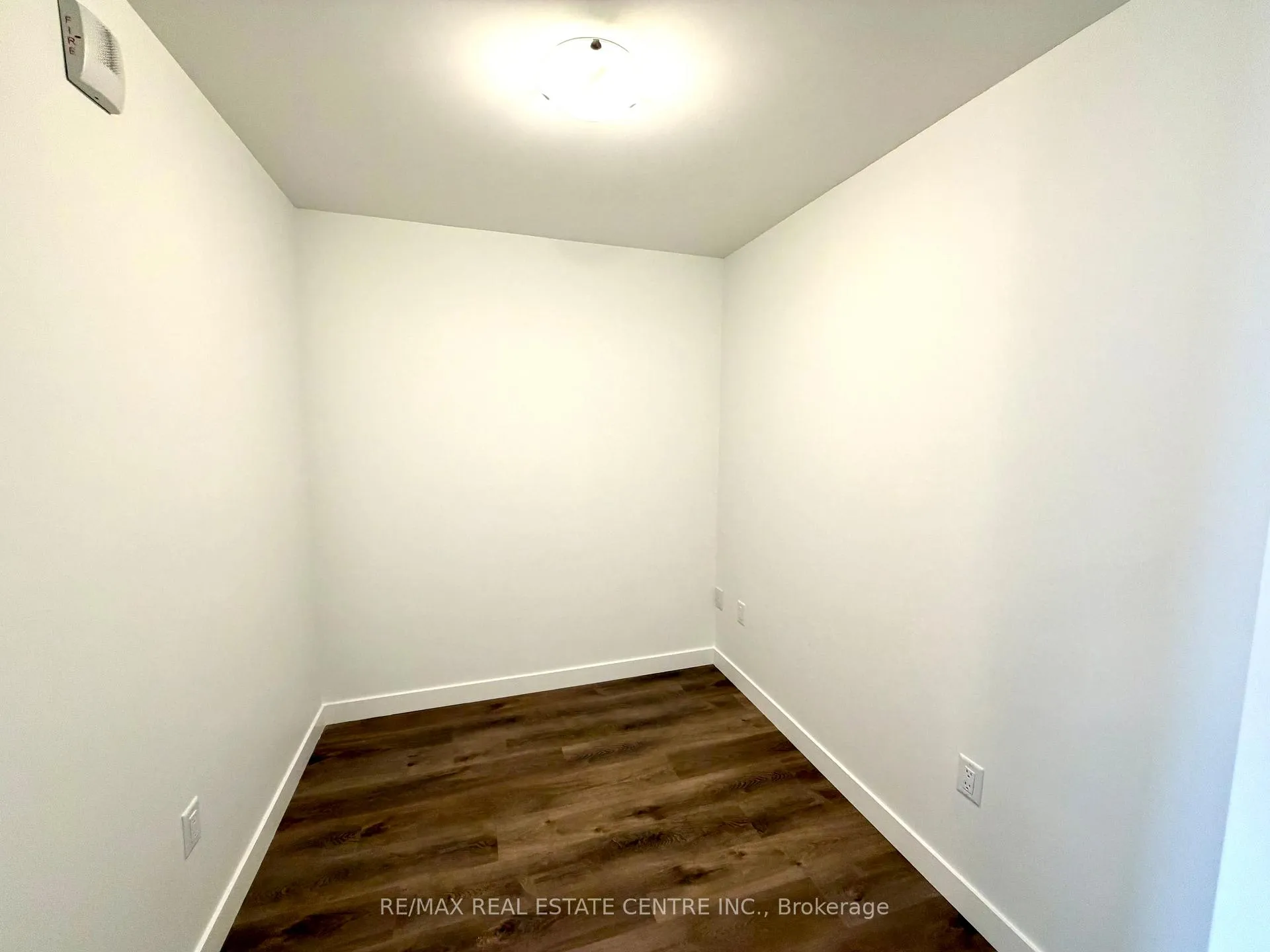 Photo 9 of Unit 910, 461 Green Road, Hamilton, Lakeshore — HOMEH
