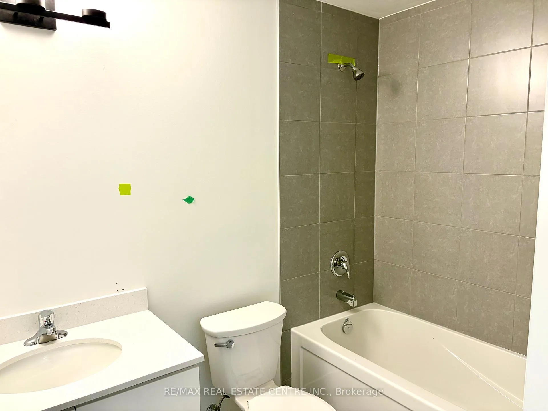 Photo 12 of Unit 910, 461 Green Road, Hamilton, Lakeshore — HOMEH
