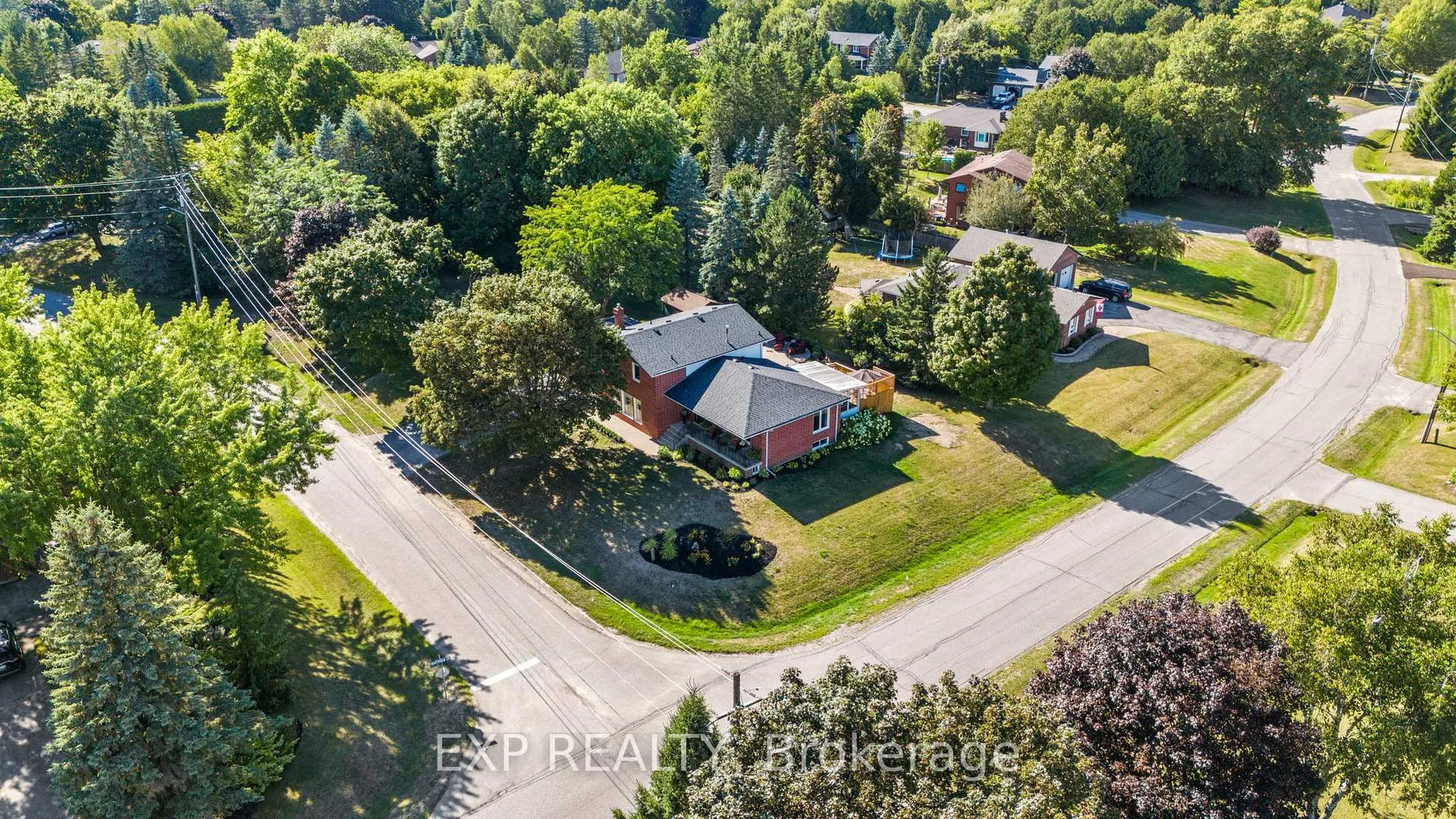 Photo 2 of 24 Riverview Drive, Scugog, Port Perry — HOMEH