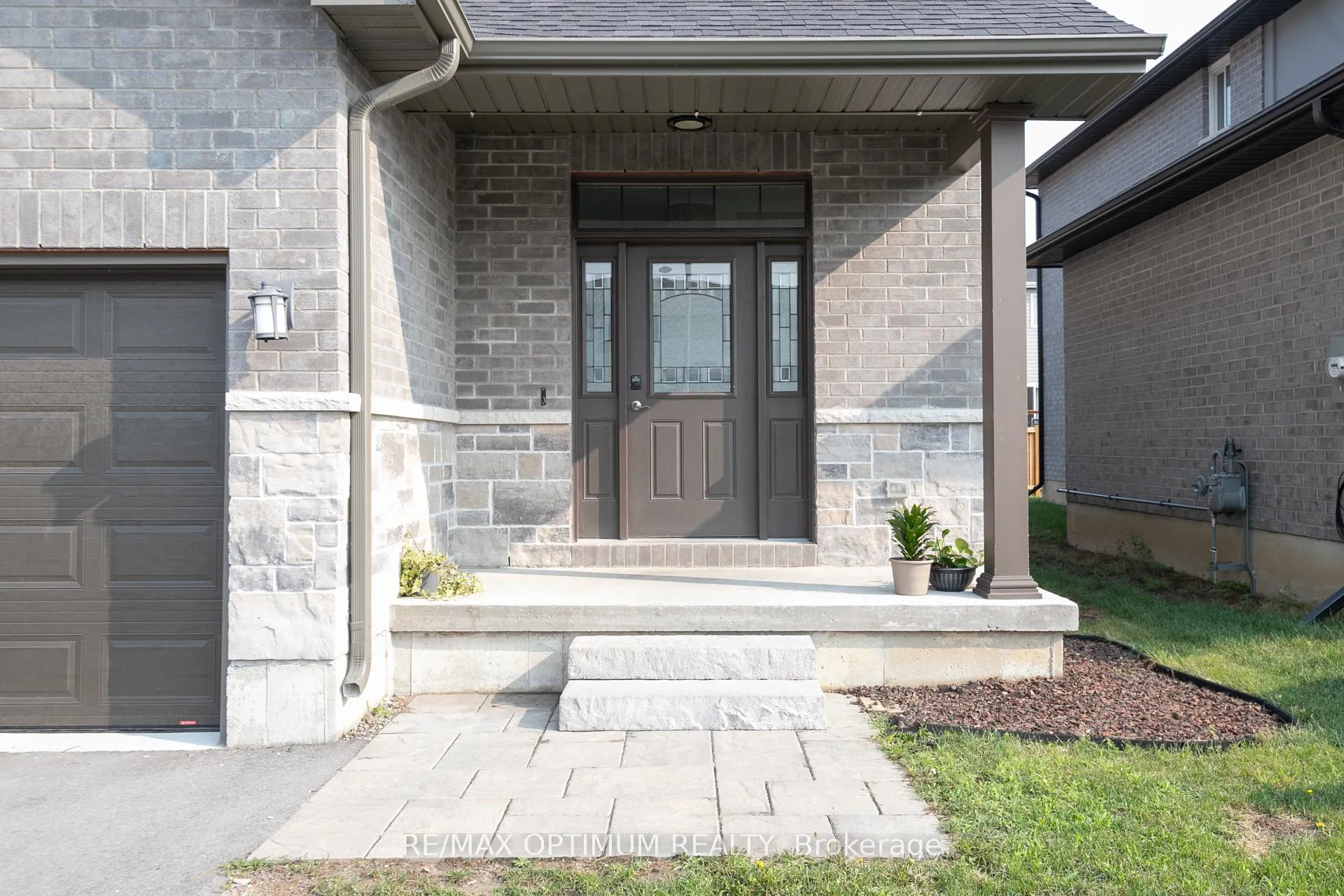 Photo 2 of 34 Primrose Crescent, Belleville, Thurlow Ward — HOMEH