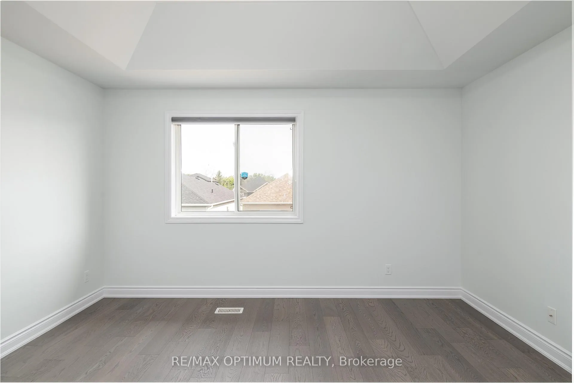 Photo 14 of 34 Primrose Crescent, Belleville, Thurlow Ward — HOMEH