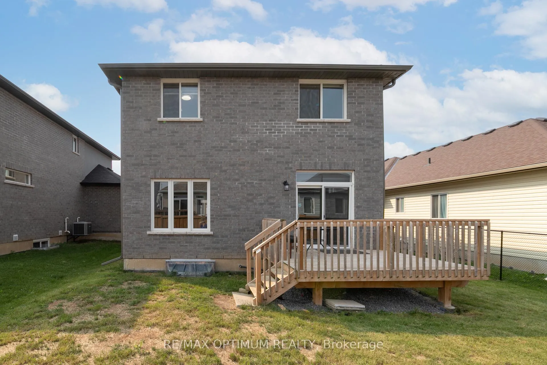 Photo 27 of 34 Primrose Crescent, Belleville, Thurlow Ward — HOMEH