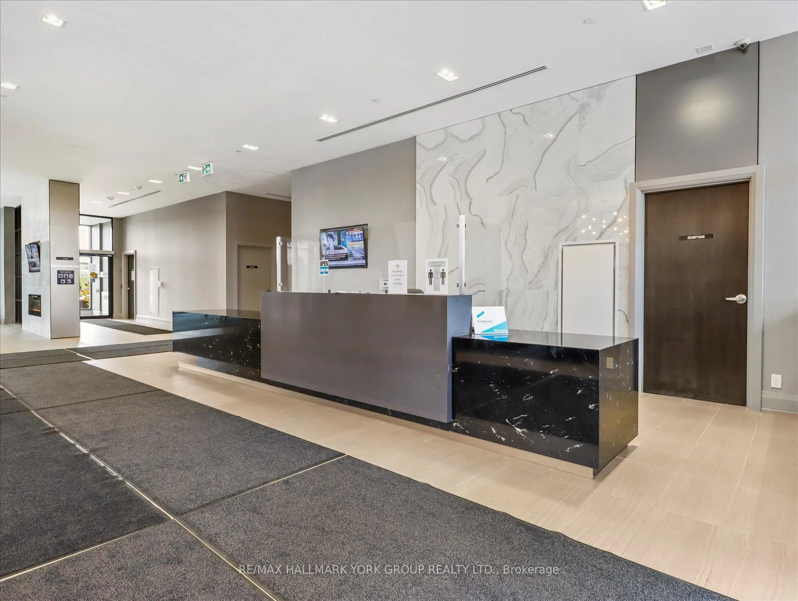 Photo 6 of Unit 35, 555 William Graham Drive, Aurora, Rural Aurora — HOMEH