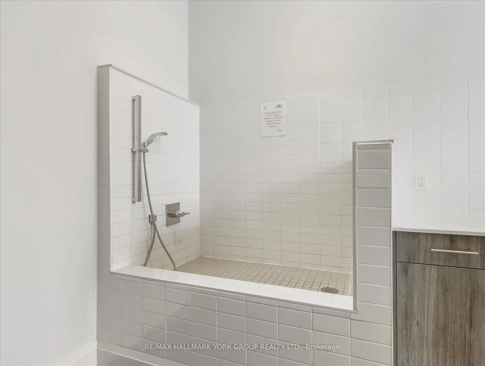 Photo 16 of Unit 35, 555 William Graham Drive, Aurora, Rural Aurora — HOMEH